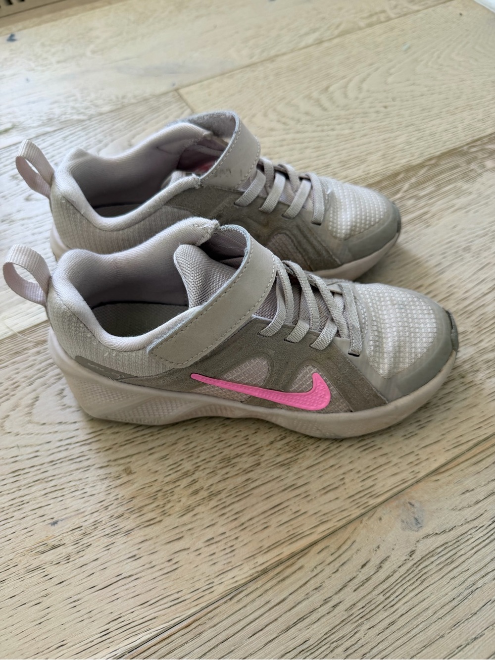 Nike Kids Gray Sneakers with Pink Swoosh